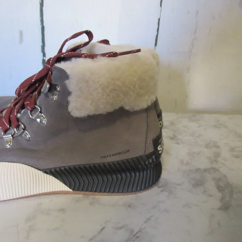 Sorel Boots 9.5 40.5 Gray Out N About III Conquest Waterproof Sneakers Shearling